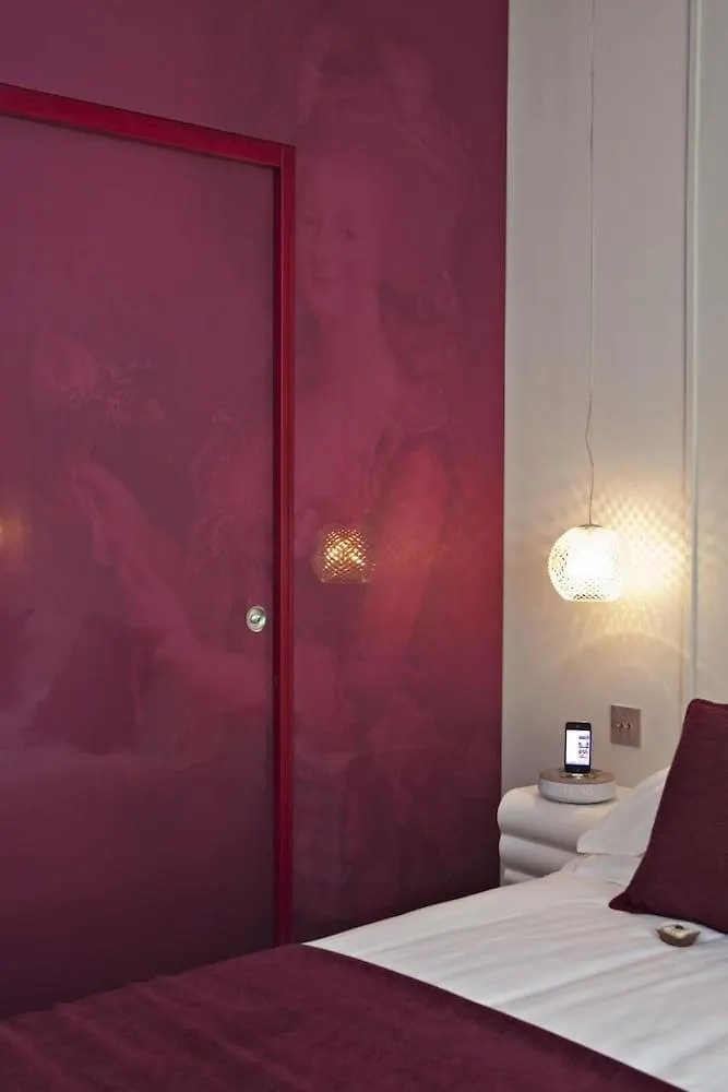 Elysee Secret Hotell 4*