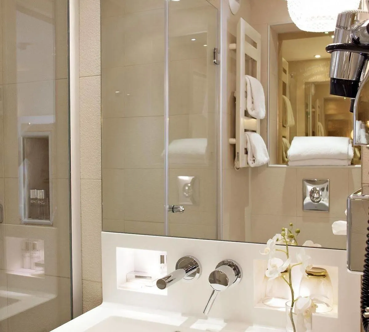 Hotel Elysee Secret 4*